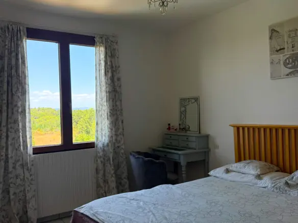 4-bedroom Villa In Palaja, France (130 M²)