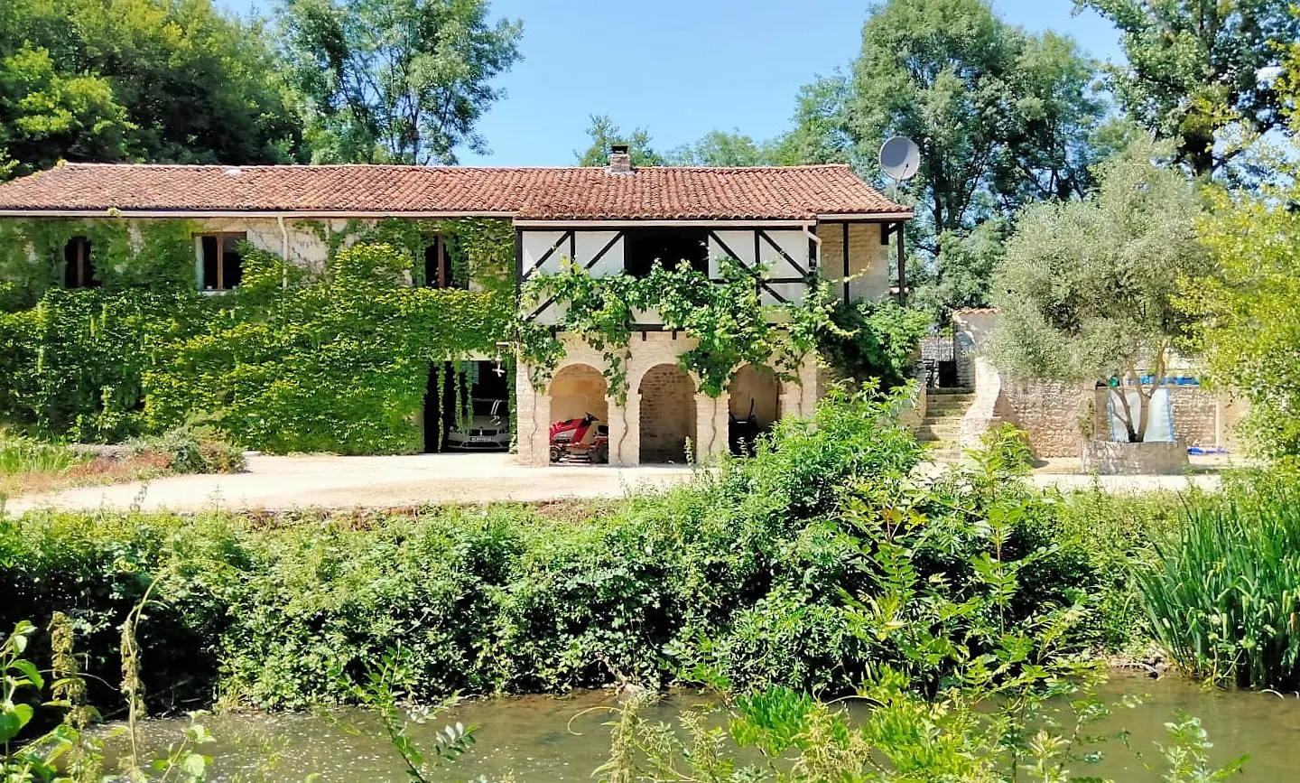 2-bedroom Mill In Saint-ciers-sur-bonnieure, France (187 M²)