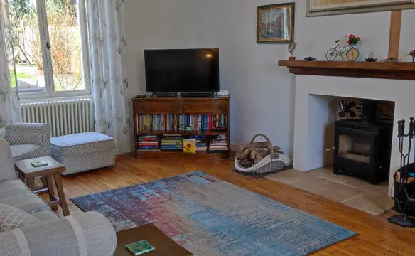 3-bedroom Village House In Lorigne, France (161 M²)