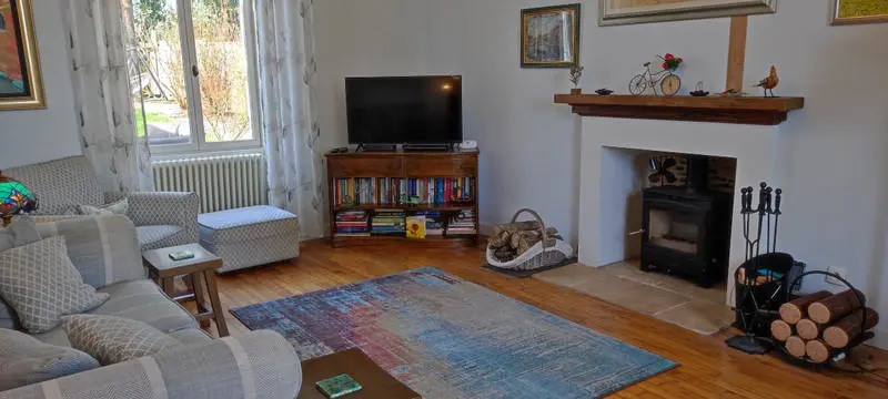 3-bedroom Village House In Lorigne, France (161 M²)
