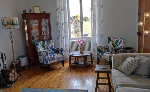 3-bedroom Village House In Lorigne, France (161 M²)