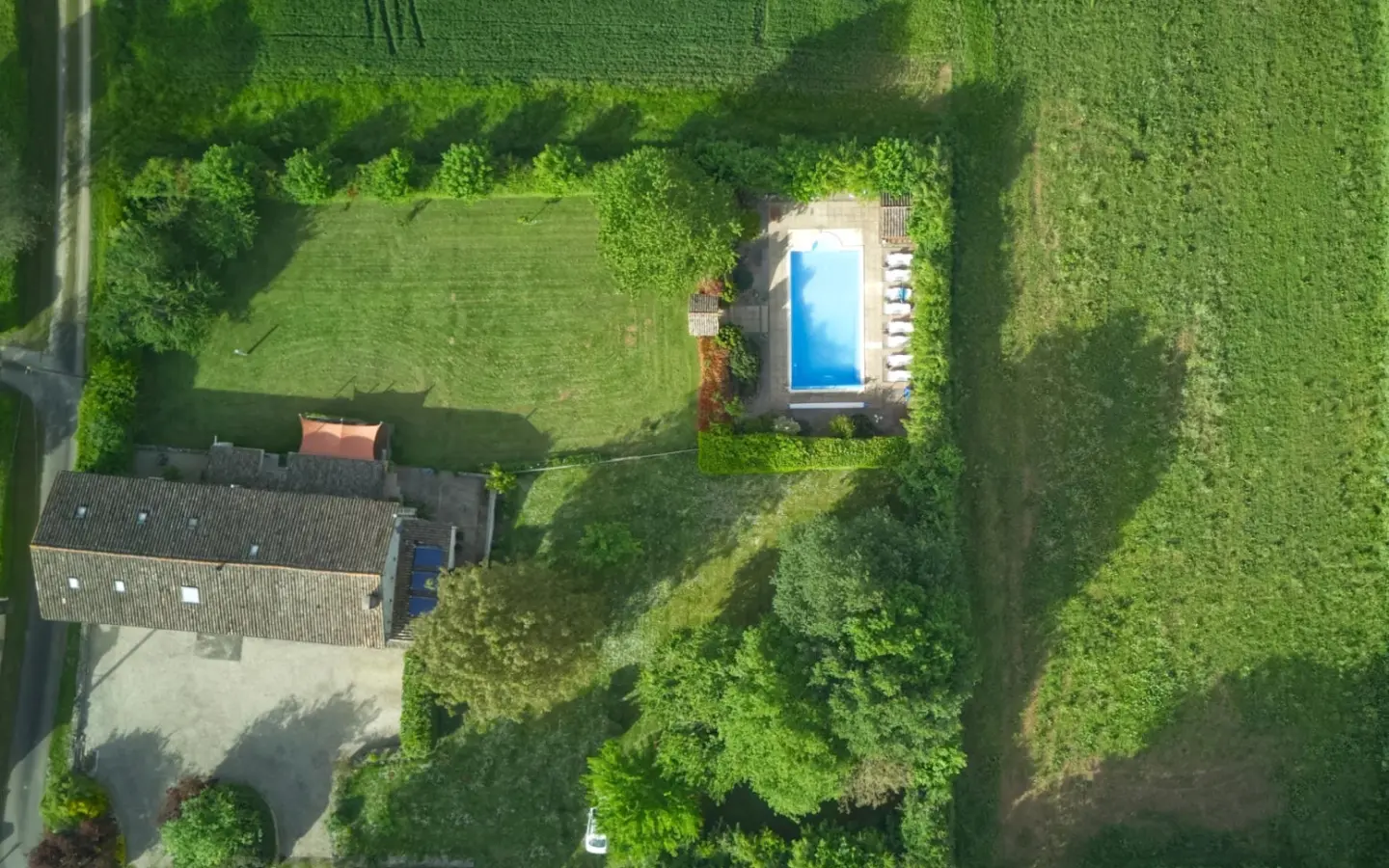 5-bedroom Country House In Lorigne, France (287 M²)