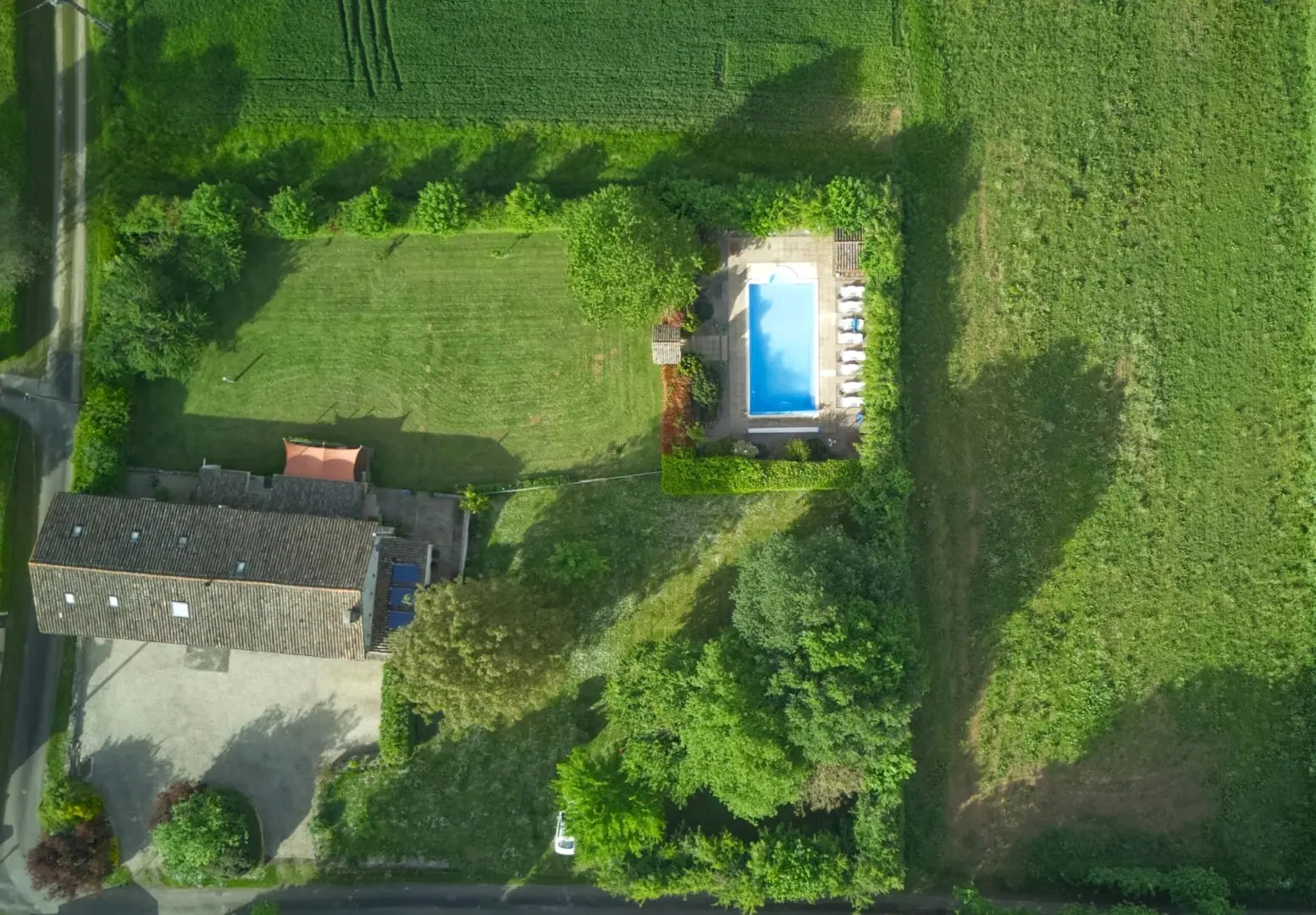 5-bedroom Country House In Lorigne, France (287 M²)