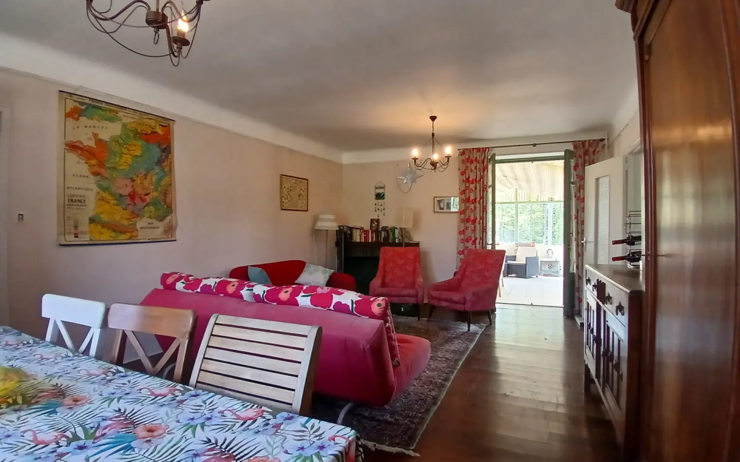 5-bedroom House In Saint-priest-les-fougeres, France (163 M²)