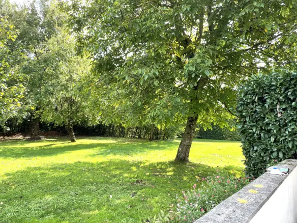 5-bedroom Country House In Lorigne, France (287 M²)