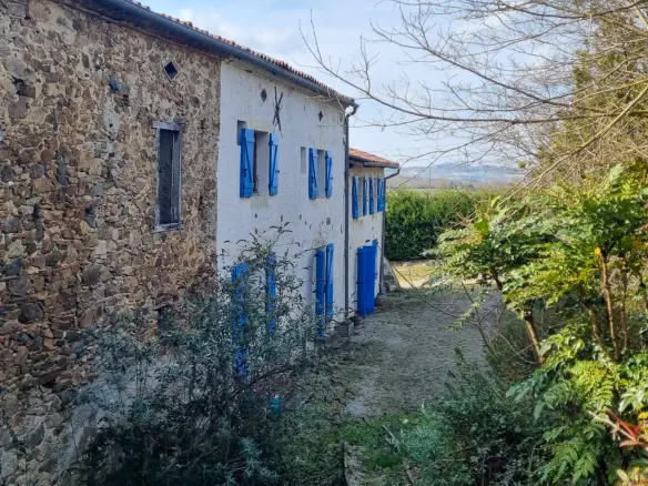 8-bedroom Country House In Labecede-lauragais, France (133 M²)