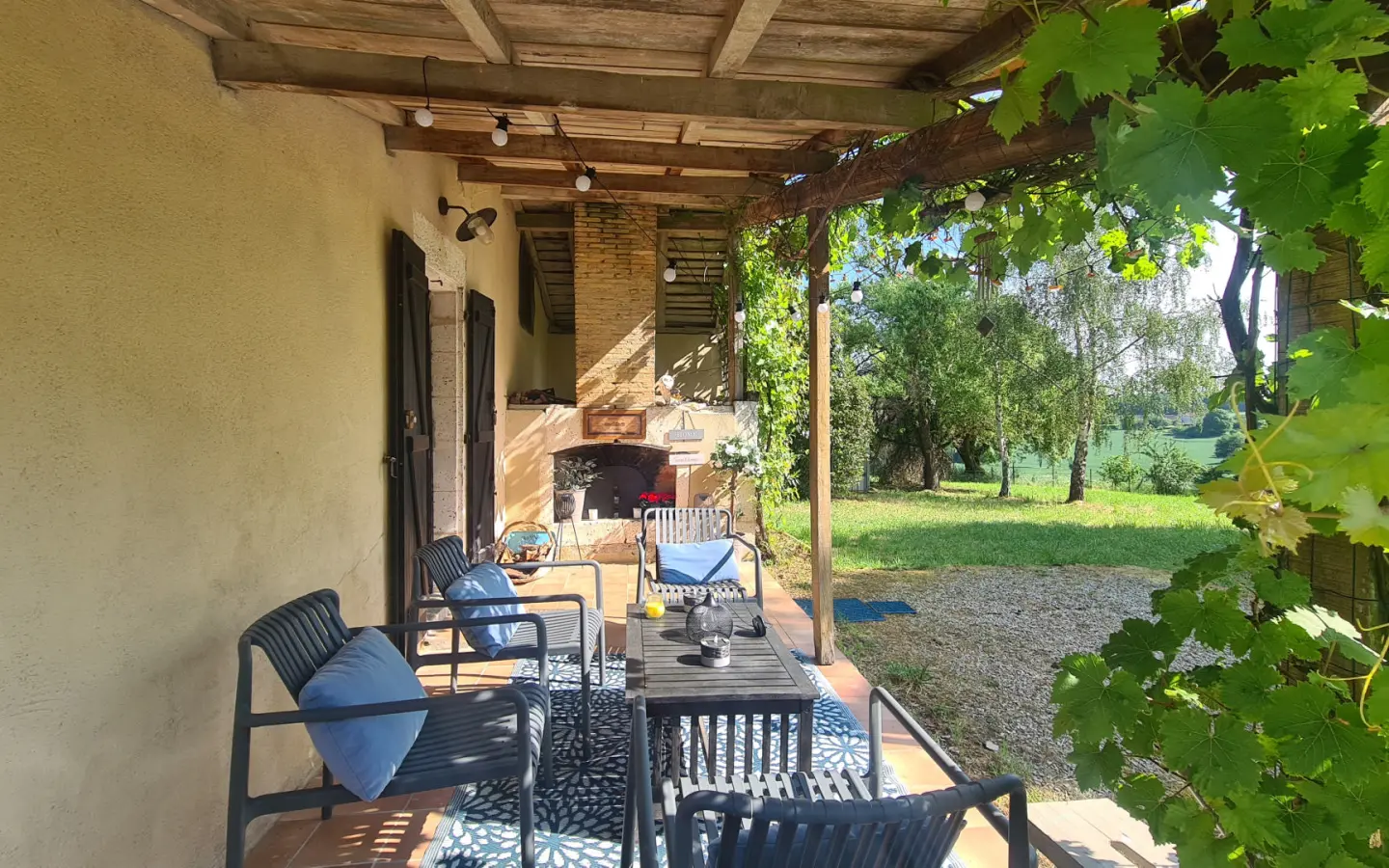 2-bedroom Country House In Bors (canton De Tude-et-lavalette), France (65 M²)