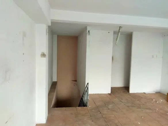 Building In Center Of Thessaloniki, Greece (400 M²)