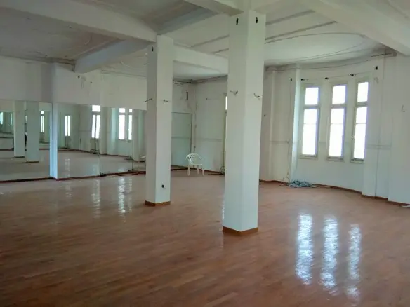 Building In Center Of Thessaloniki, Greece (400 M²)