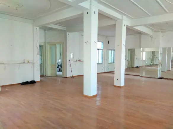 Building In Center Of Thessaloniki, Greece (400 M²)