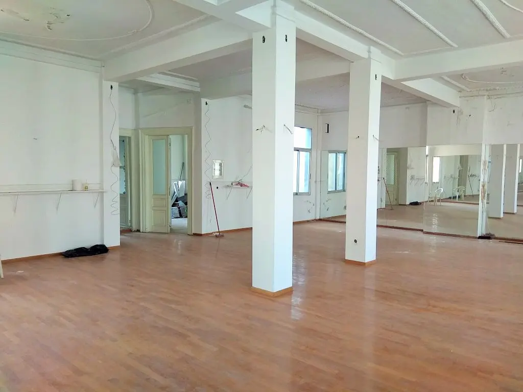 Building In Center Of Thessaloniki, Greece (400 M²)