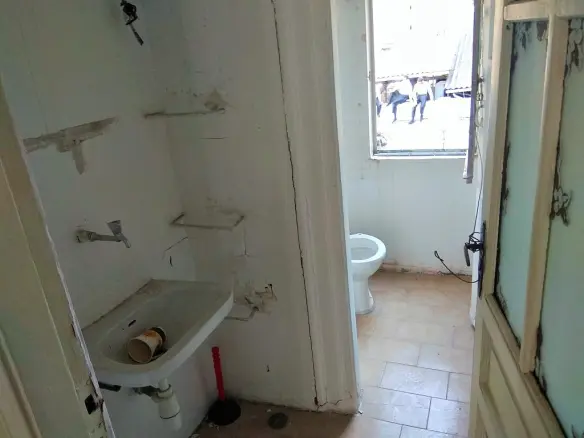 Building In Center Of Thessaloniki, Greece (400 M²)