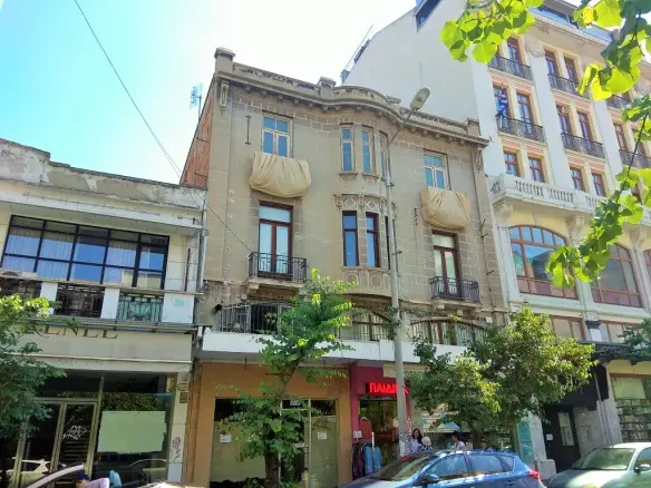 Building Of 400 M² In Thessaloniki