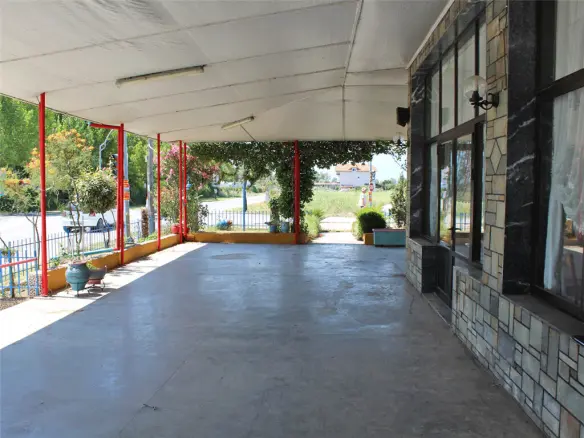 Business Of 195 M² On The Olympic Coast