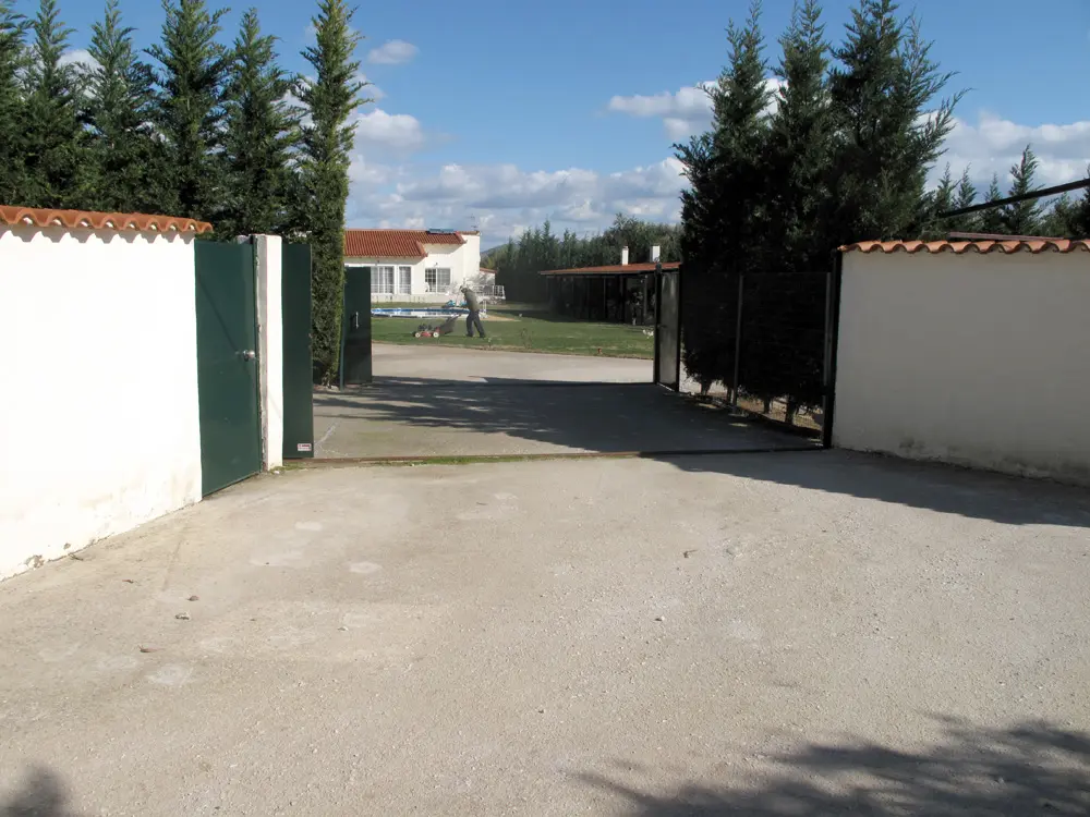 3-bedroom Detached House In Marathonas, Greece (200 M²)