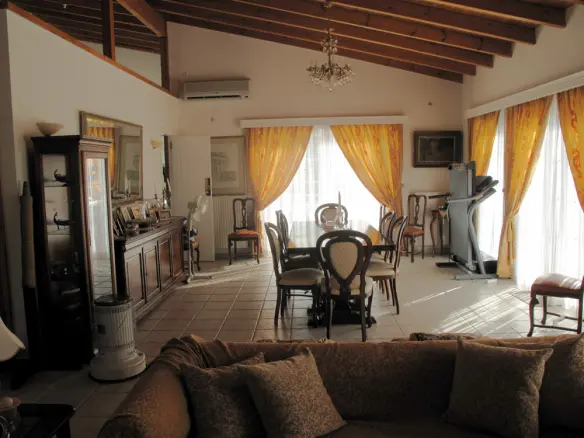 3-bedroom Detached House In Marathonas, Greece (200 M²)