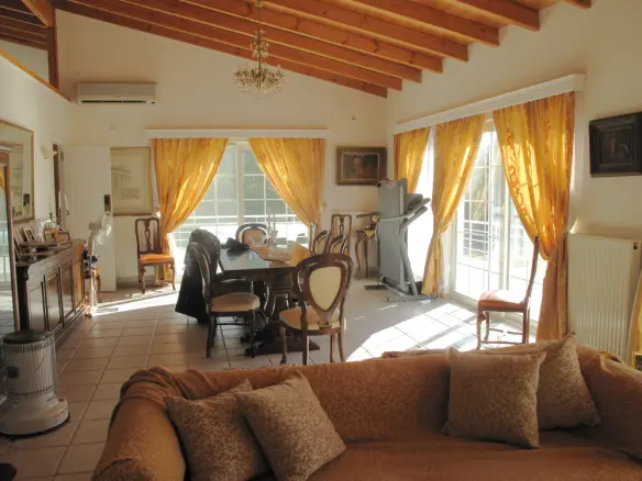 3-bedroom Detached House In Marathonas, Greece (200 M²)