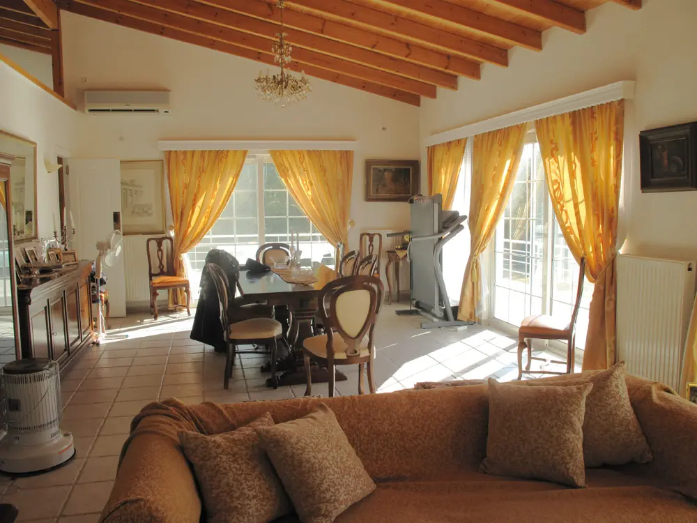 3-bedroom Detached House In Marathonas, Greece (200 M²)