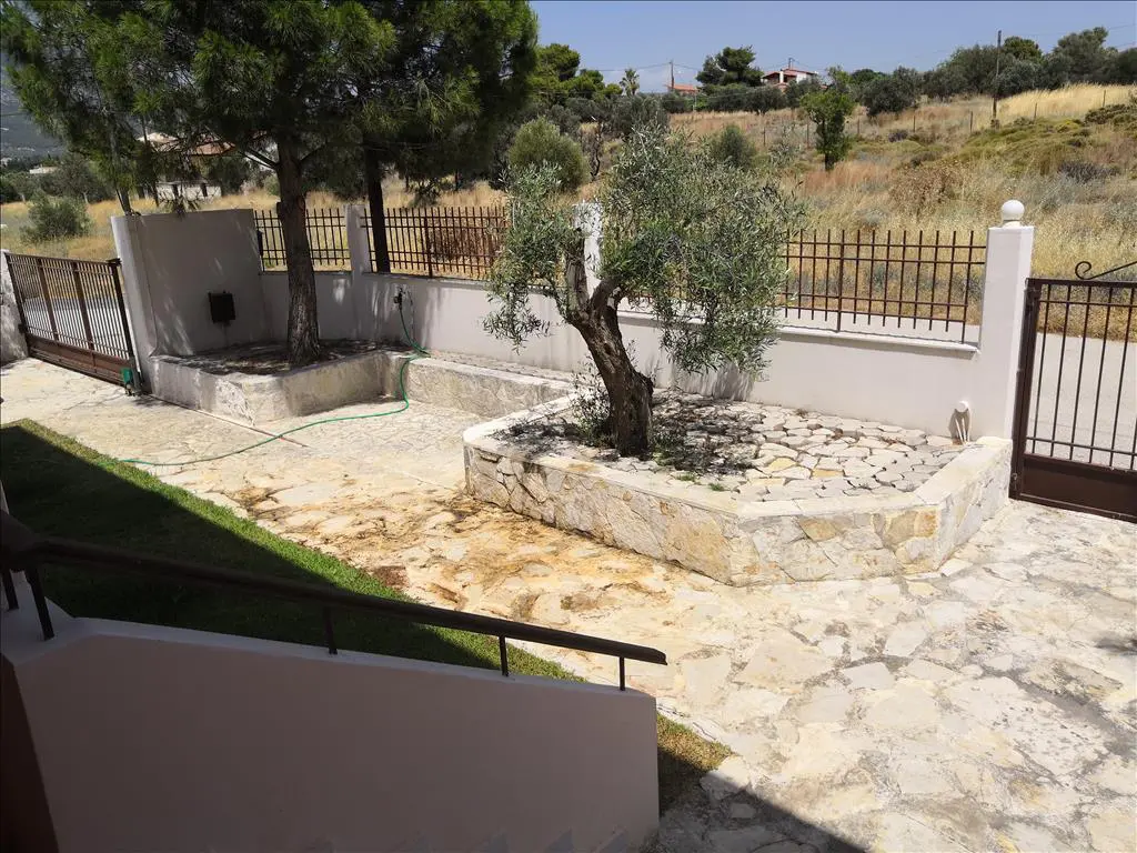 4-bedroom Detached House In Loutraki-perachora, Greece (376 M²)