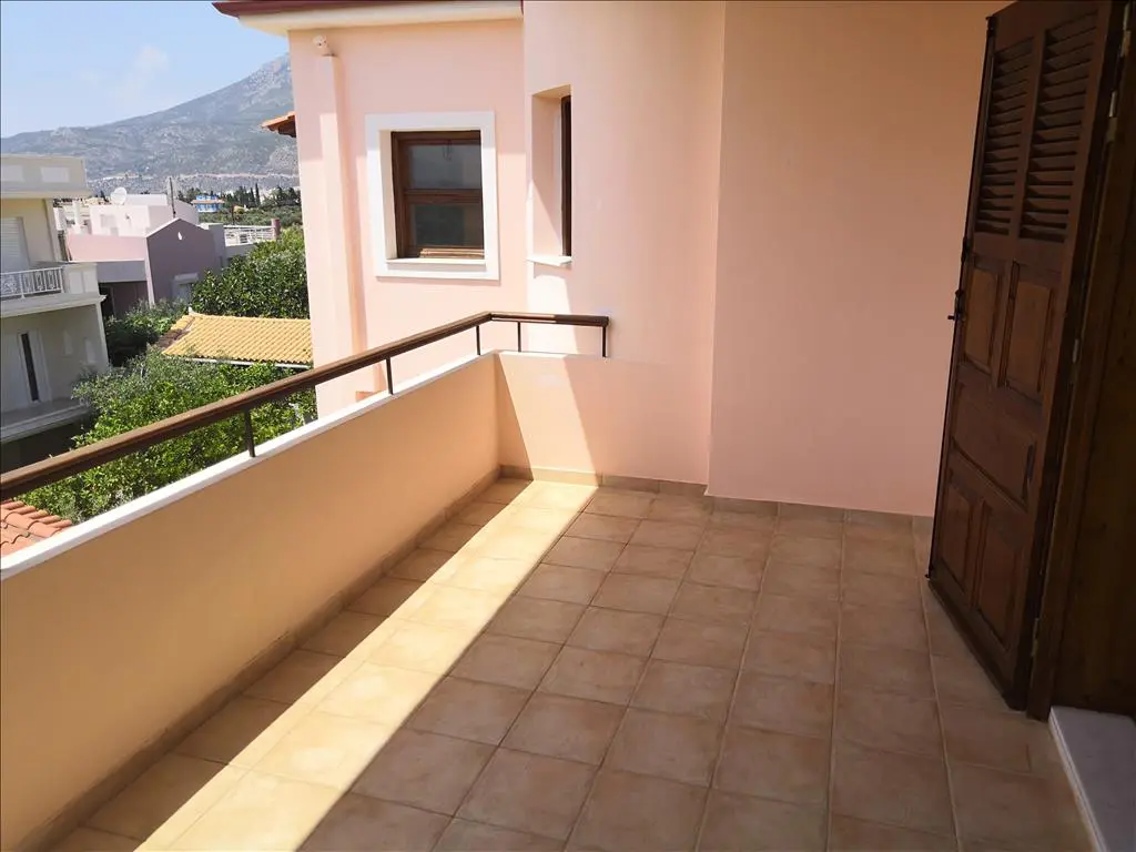 4-bedroom Detached House In Loutraki-perachora, Greece (376 M²)