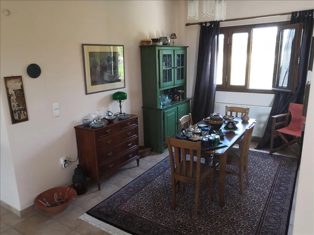 4-bedroom Detached House In Loutraki-perachora, Greece (376 M²)