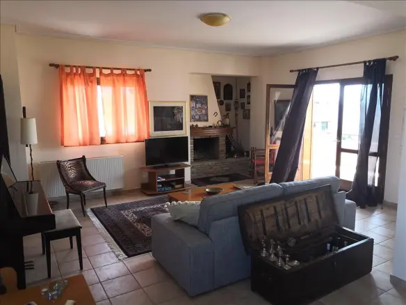 4-bedroom Detached House In Loutraki-perachora, Greece (376 M²)