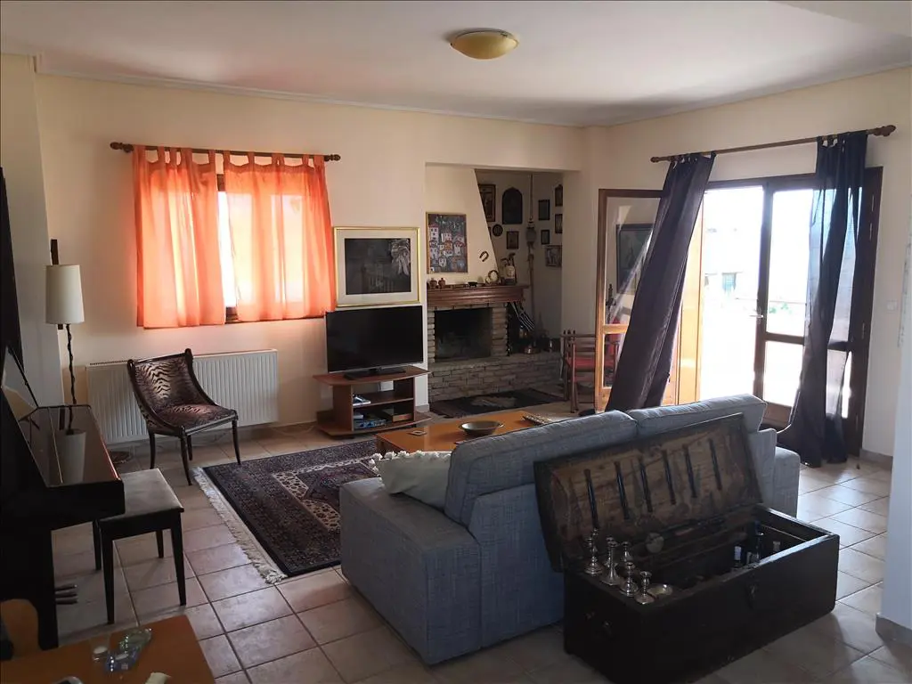 4-bedroom Detached House In Loutraki-perachora, Greece (376 M²)