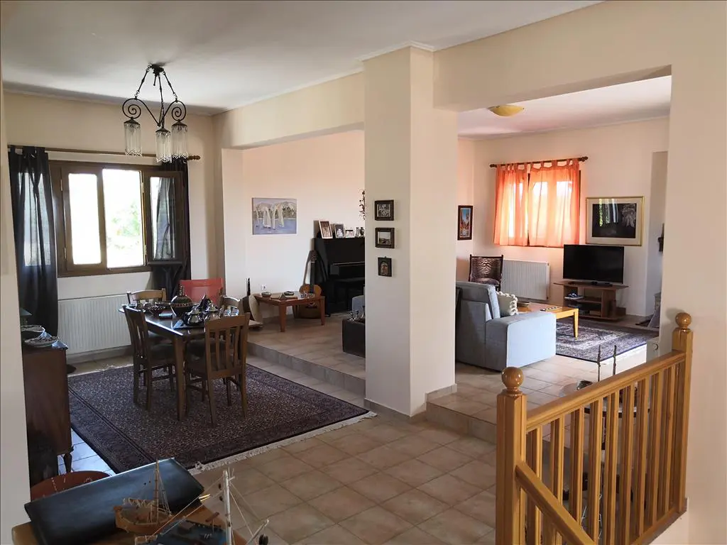 4-bedroom Detached House In Loutraki-perachora, Greece (376 M²)