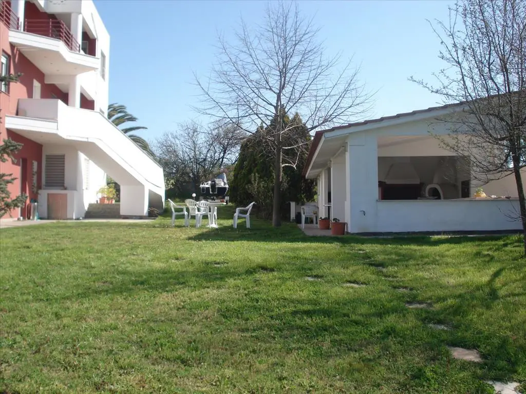 3-bedroom Maisonette In Mikra, Greece (156 M²)