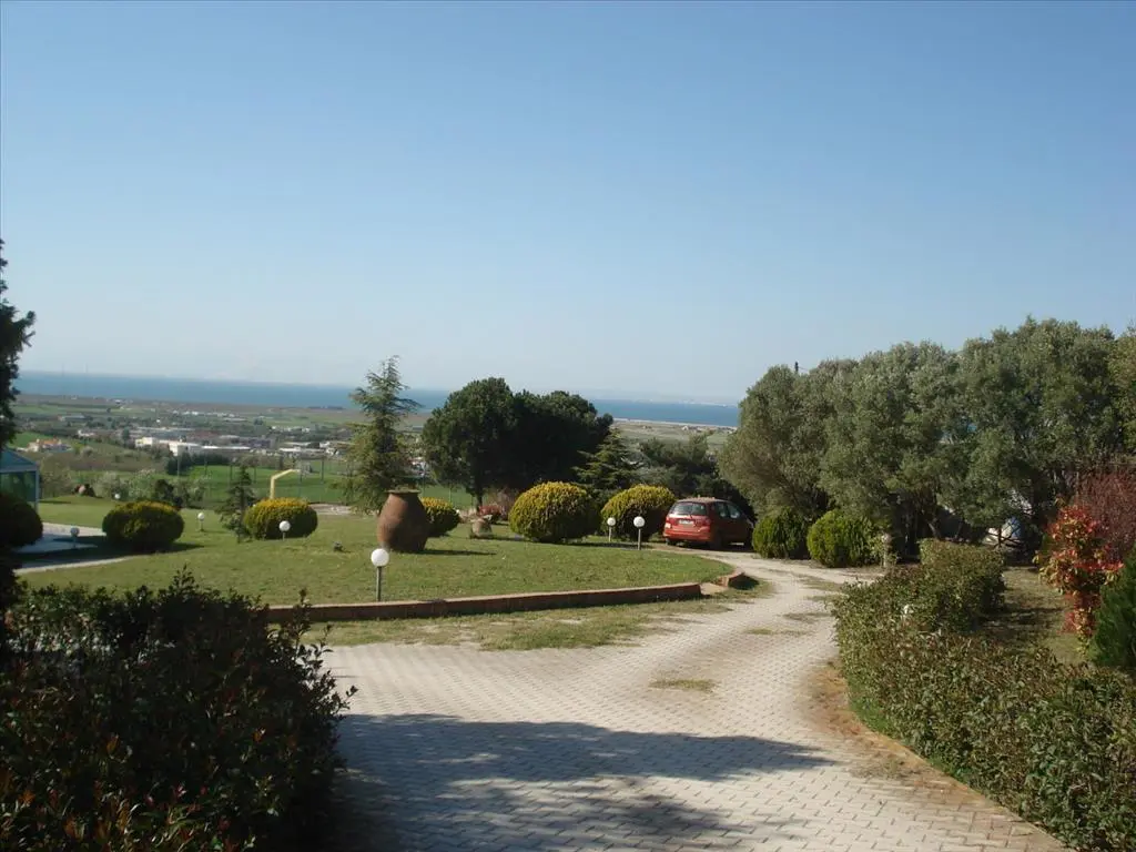 4-bedroom Flat In Mikra, Greece (235 M²)