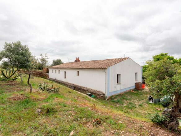 Pre 1951 Off-grid Estate With 15 Hectares In The Algarve Countryside