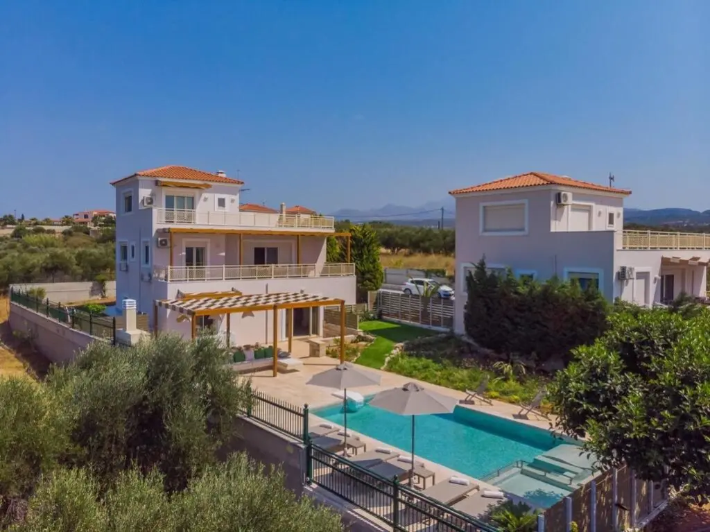 Villa Of 525 M² In Crete