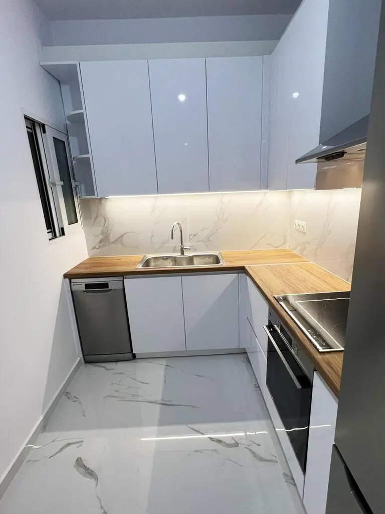 Flat Of 53 M² With No Features In Athens