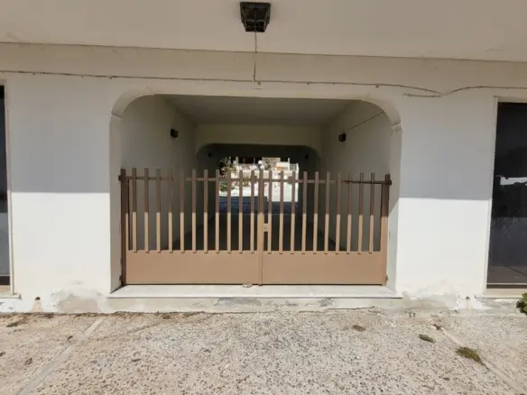 2-bedroom Flat In Agios Georgios, Greece (70 M²)