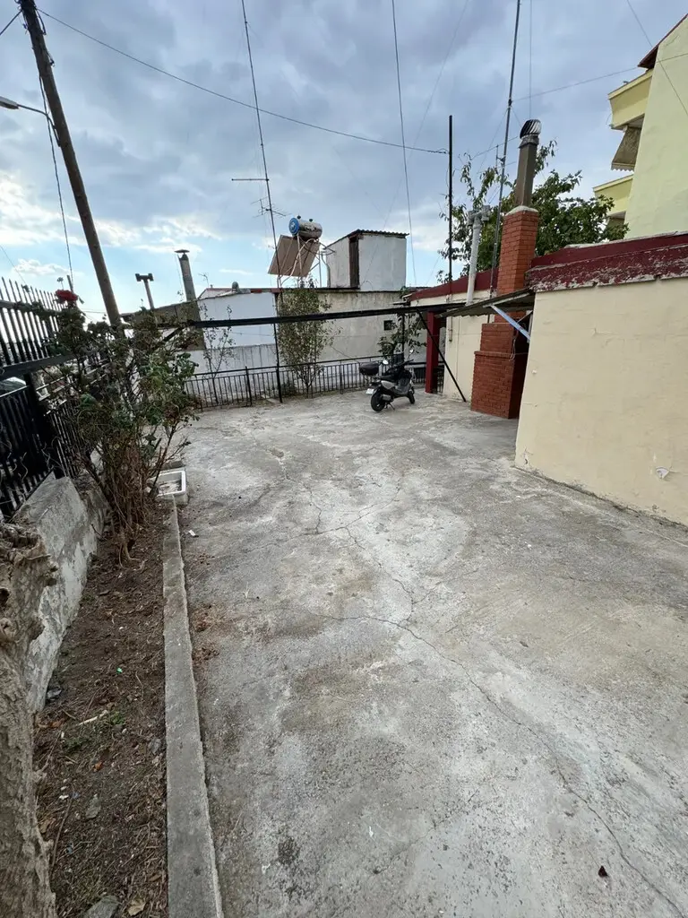 2-bedroom Detached House In Polichni, Greece (75 M²)