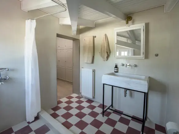 4-bedroom Maisonette In Markopoulo, Greece (220 M²)