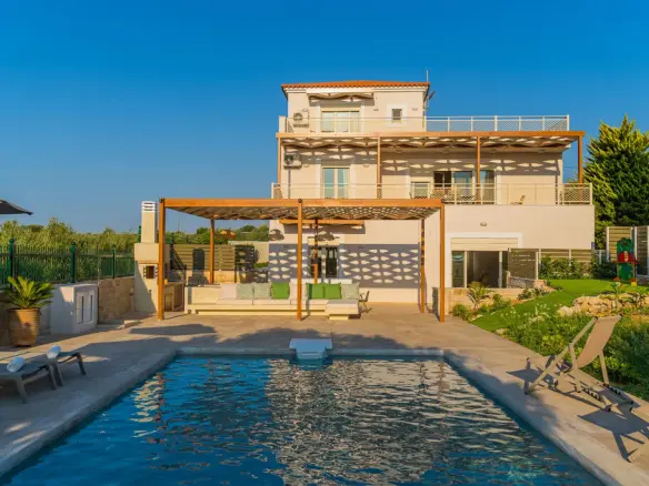Villa In Arkadi, Greece (525 M²)