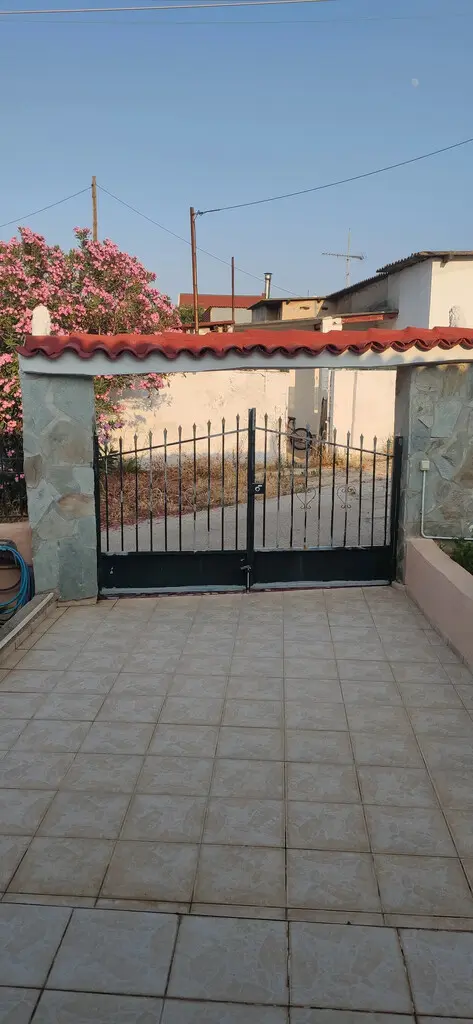 1-bedroom Detached House In Lavrio, Greece (87 M²)