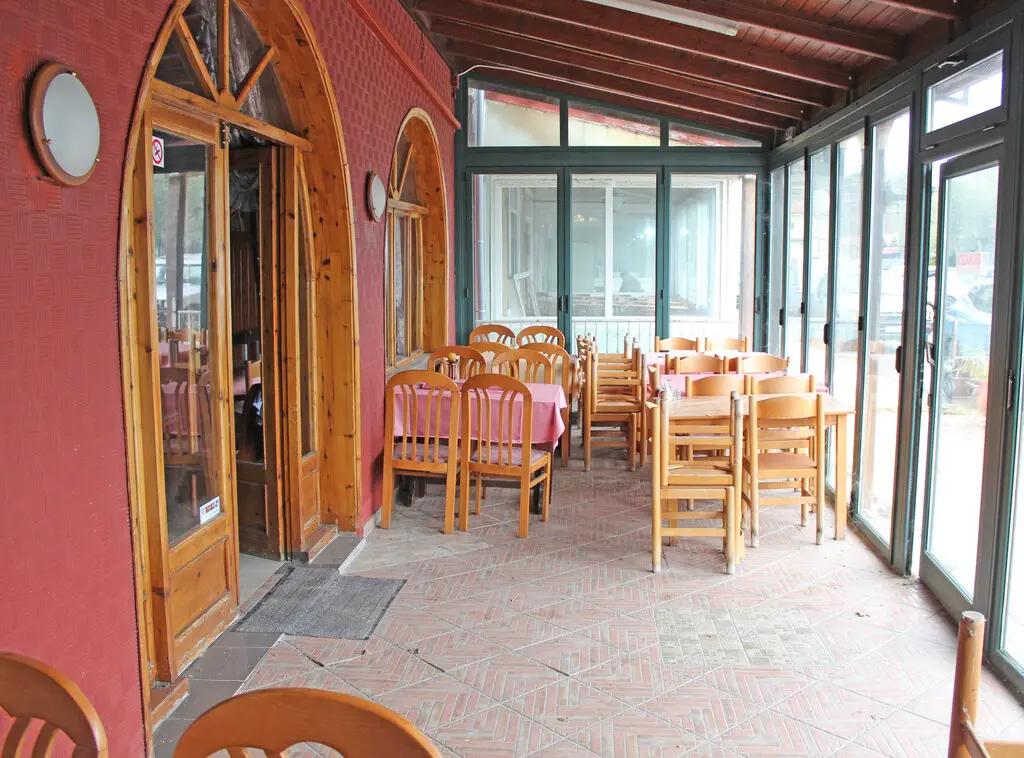 Business Of 130 M² In Olympic Coast