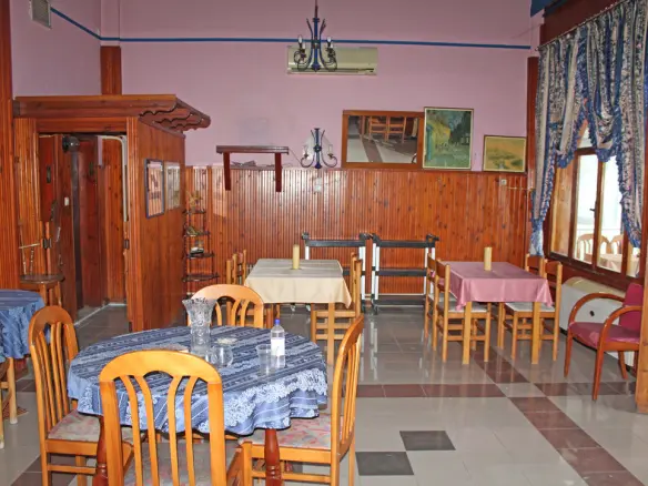 Business In Methoni, Greece (130 M²)