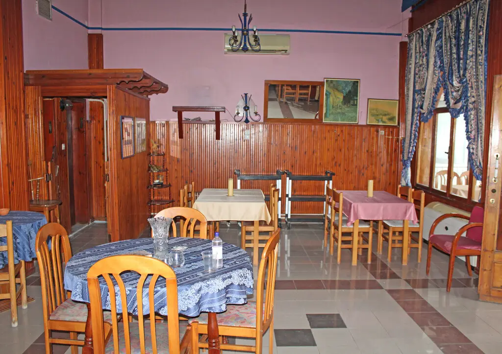 Business Of 130 M² In Olympic Coast