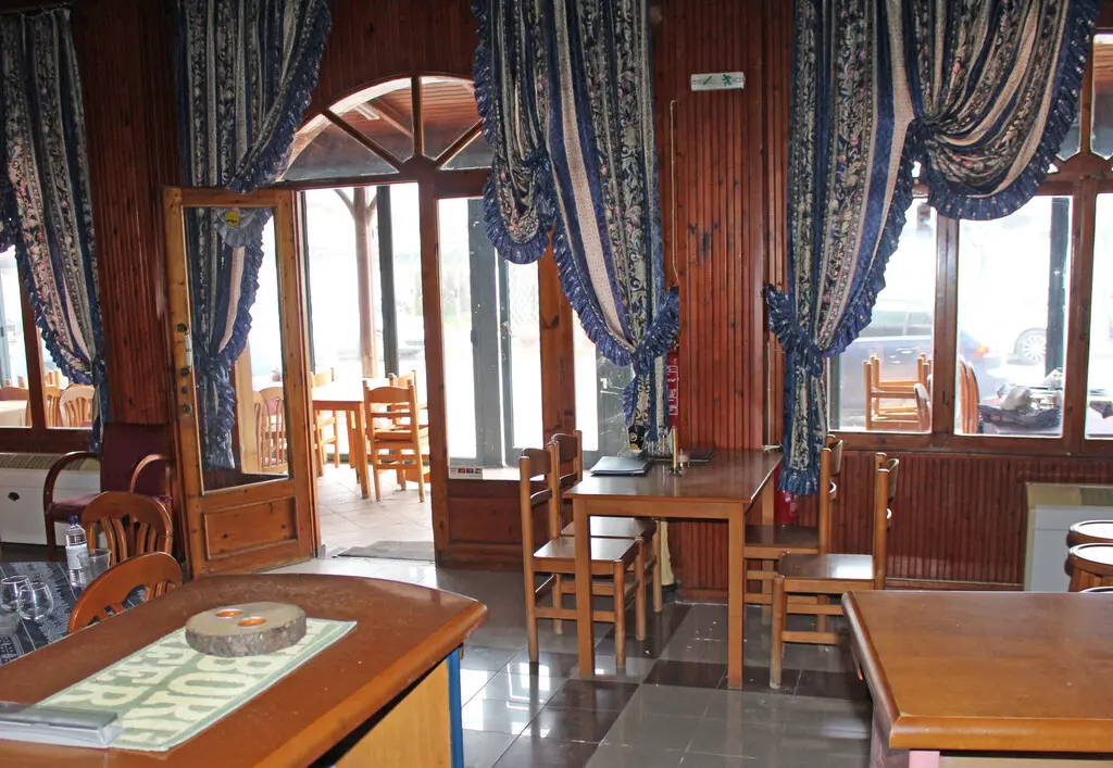 Business Of 130 M² In Olympic Coast