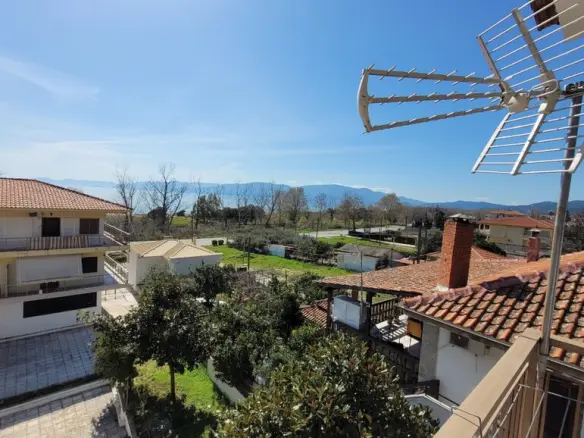 2-bedroom Flat In Agios Georgios, Greece (70 M²)