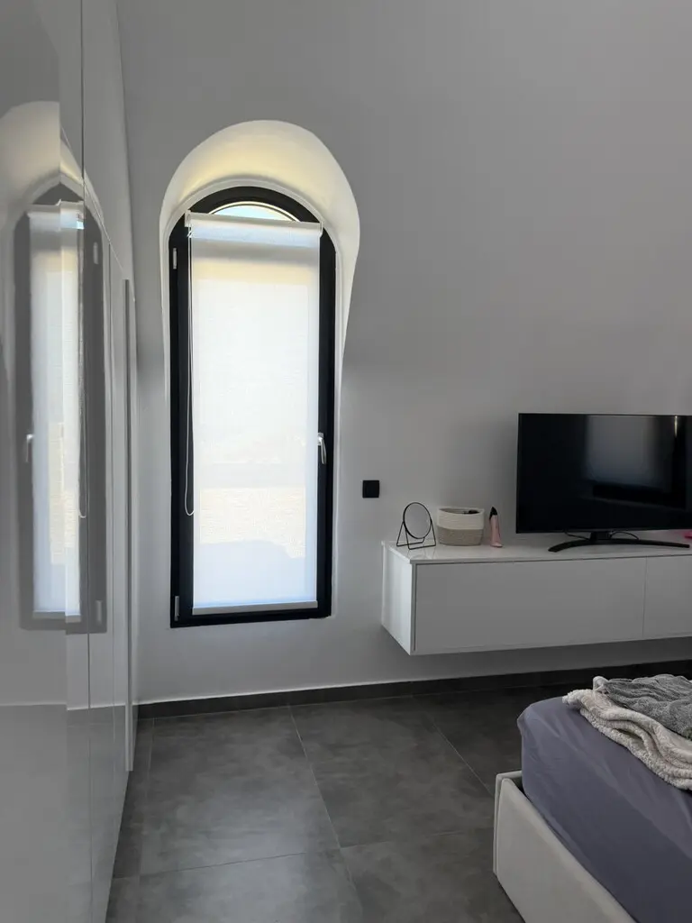 2-bedroom Complex In Santorini, Greece (350 M²)