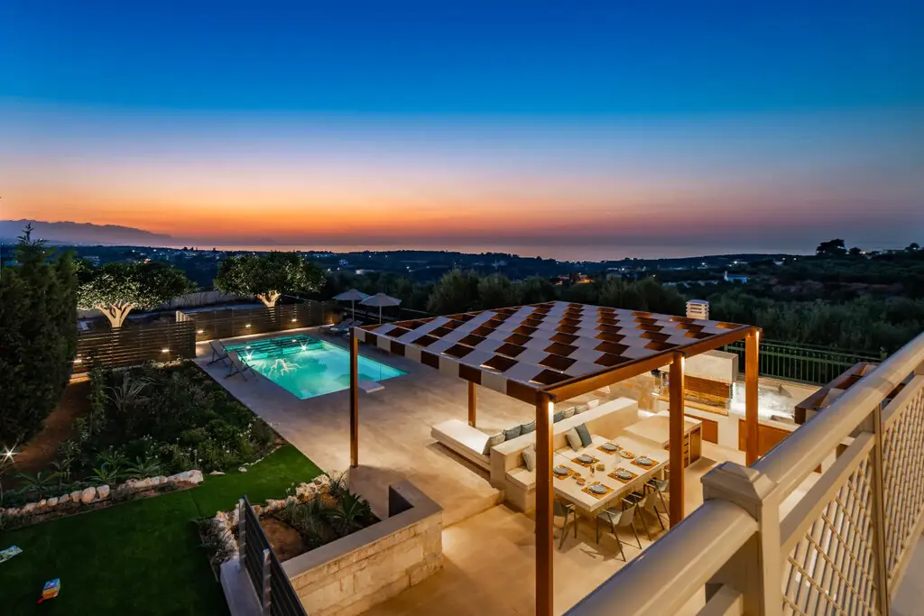 Villa Of 525 M² In Crete