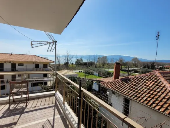 2-bedroom Flat In Agios Georgios, Greece (70 M²)