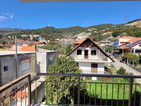 2-bedroom Flat In Agios Georgios, Greece (70 M²)