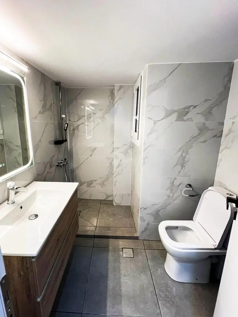 Flat Of 53 M² With No Features In Athens