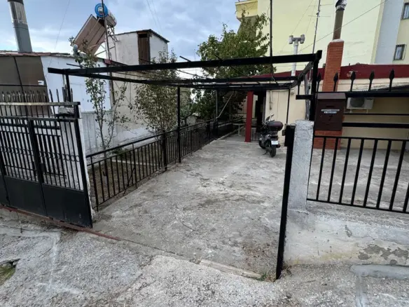 2-bedroom Detached House In Polichni, Greece (75 M²)