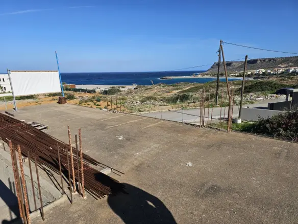 Land Of 924 M² In Crete